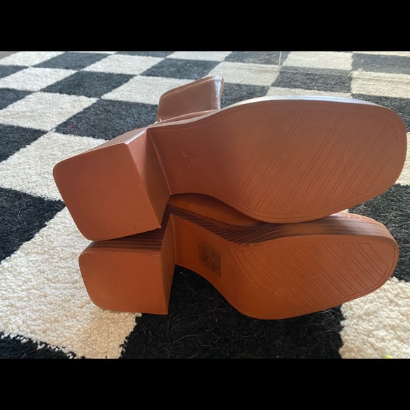 Square Toe Chunky GoGo Ankle Boot - AmazingLace Best of Luck Boot - Picture 3 of 3